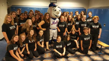 Suffolk Concert Choir and Mr. Met_7.31.2016